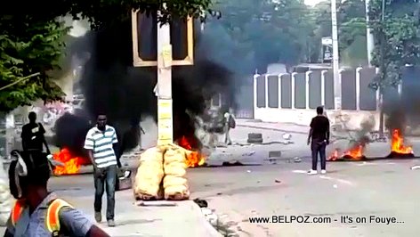 VIDEO: Haiti - Tires Burning near Faculte de Droit Port-au-Prince Haiti 16 Octobre 2018