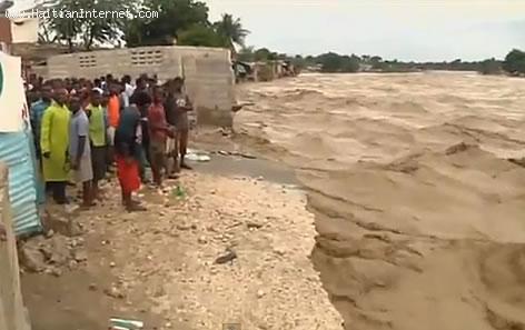 Haiti :: Hurricane Sandy - The River in the Back Yard!